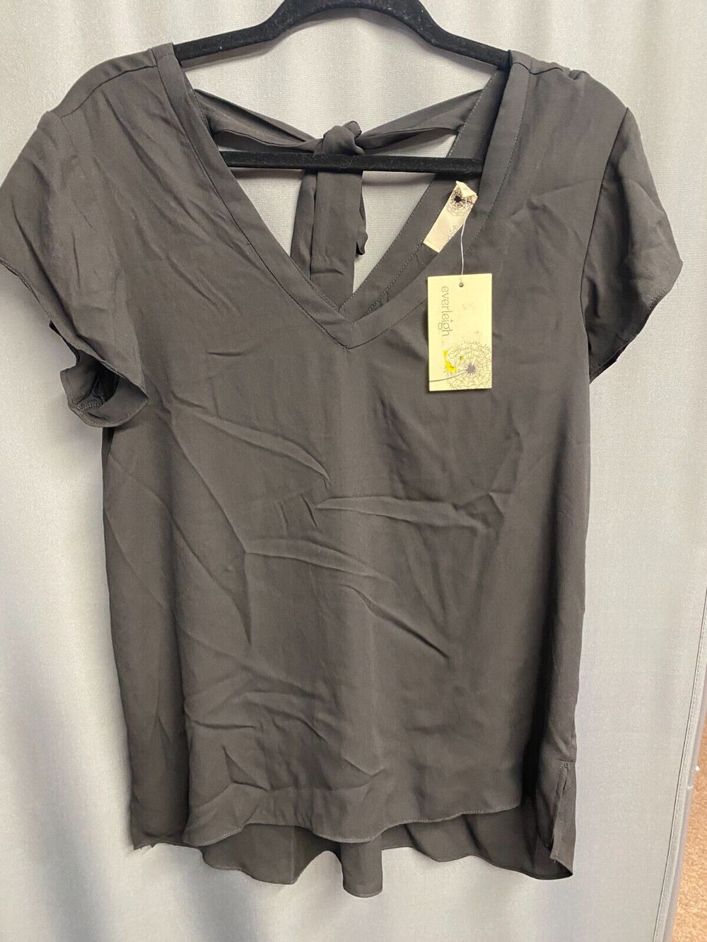 Everleigh Blouse Top Women Small Black Short Sleeve V-Neck Knot Back Hipster B61